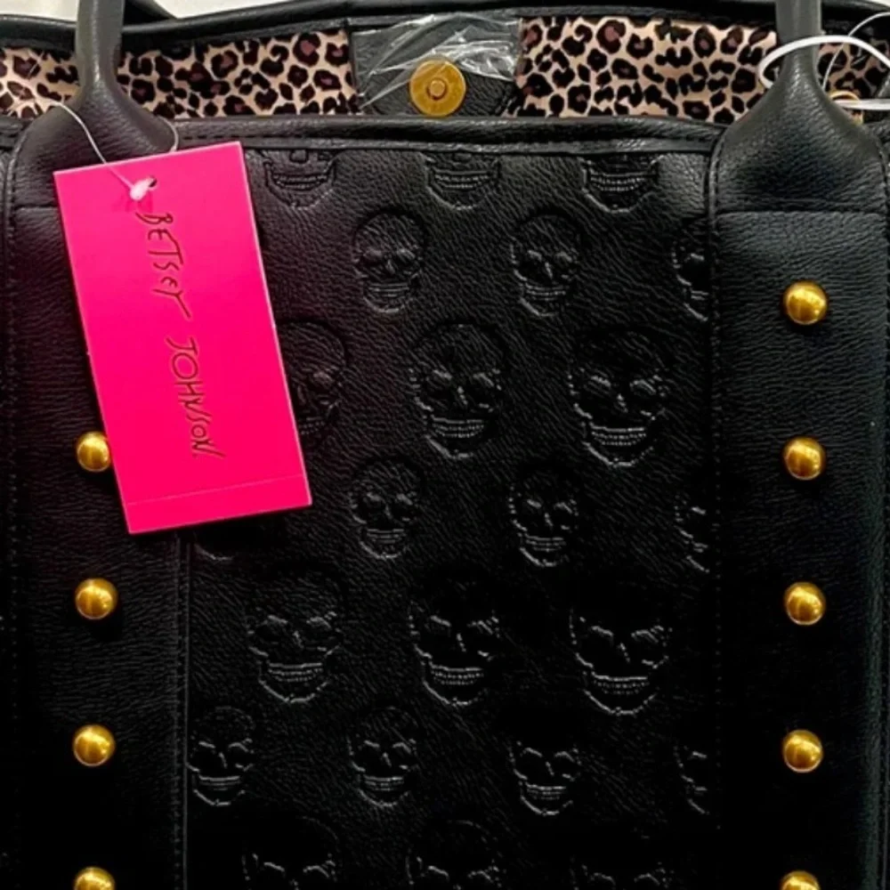 Betsey Johnson Studded Skull Tote bag w/ Charm and wristlet - Picture 8 of 14